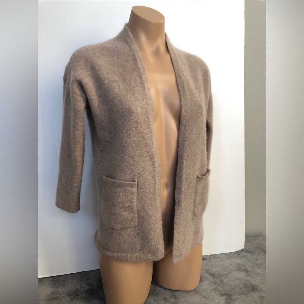 Magaschoni  Beige Pocketed Cashmere Open  Front Sweater Size Medium EUC!